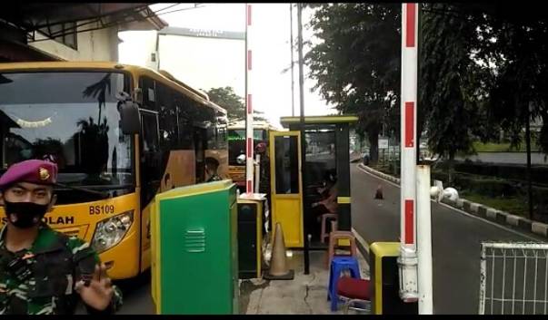 Setiba di Indonesia, Menginap Dulu di Asrama Haji