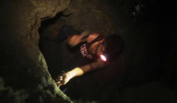 Di Balik Kemilau Batu Bacan
