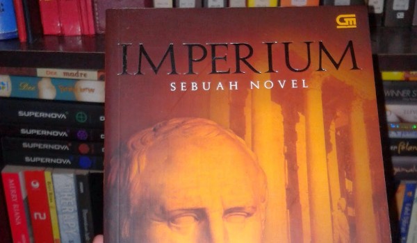 'Politik' dalam Novel